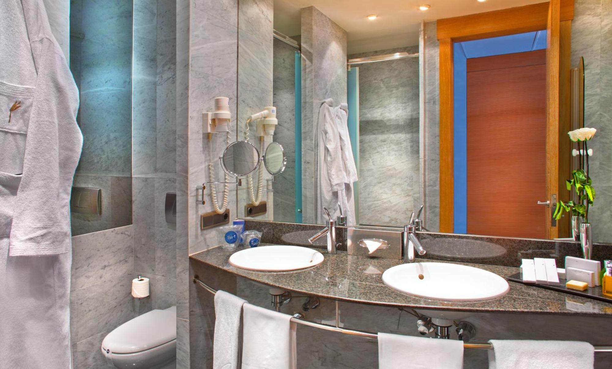 Superior Double Room City View